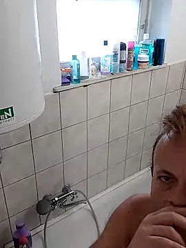 Zuhanyzás Showering - video by 1Kalandor@xh cam model