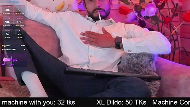 You would not like to fuck your boss? 🥵 - video by Tom_cooper_ cam model