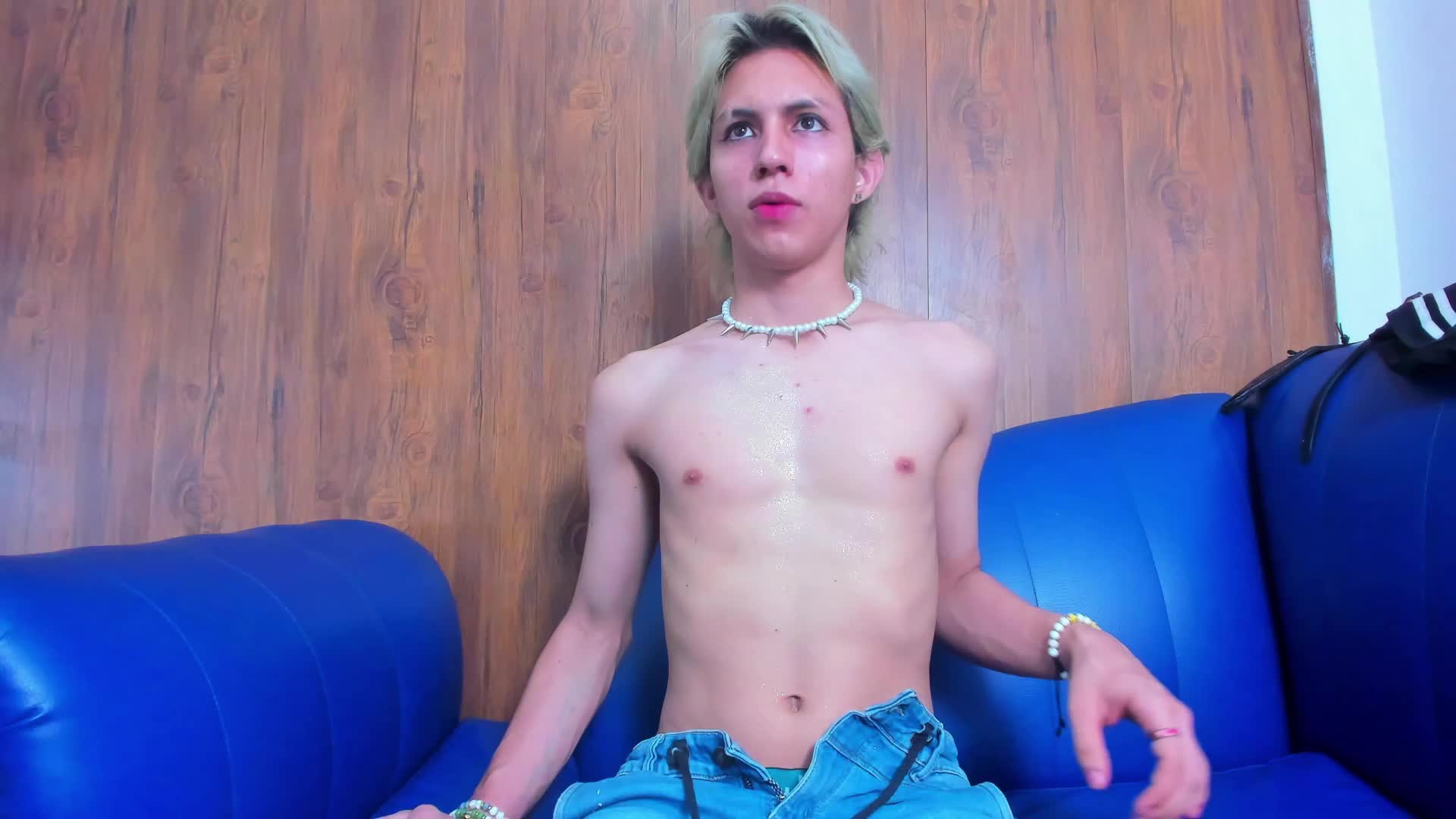 Private Show - video by JeanRam18 cam model