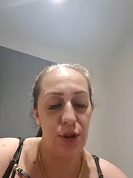 hot me play in london hotel - video by AvaDivaMilf cam model