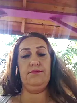 Hot me play in park - video by AvaDivaMilf cam model