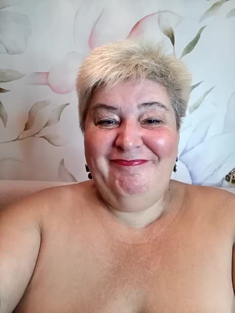 Голая,мастурбация, дилдо ,сквирт. - video by Baunti5555 cam model