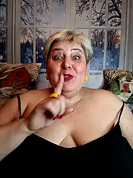 Скачу верхом на дилдо - video by Baunti5555 cam model