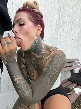 BJ stranger Show - video van AileenInkOfficial cam-model