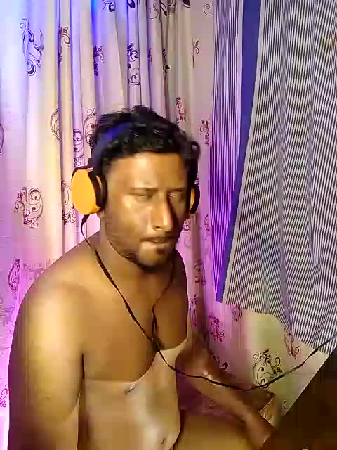 [25 Aug 02:31] you want tase  my dick baby - video by Chris_Crocker cam model