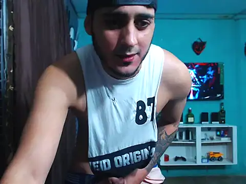 exiving my delicious body, look and I know you're going to enjoy it - video by xxxxhotxoxo cam model