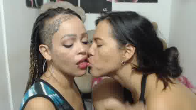 Private Show hot naked cum 69 and scissors - vídeo de la modelo de cam manzanahot9