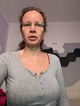 Cuckold show - video by AnnikaRose cam model