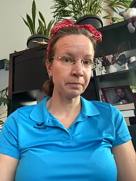 Birkenstock in naked feets - ক্যাম মডেল AnnikaRose-এর ভিডিও