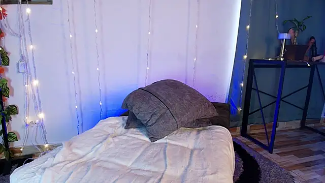 How nice that they were your fingers - video by liccy_hall cam model