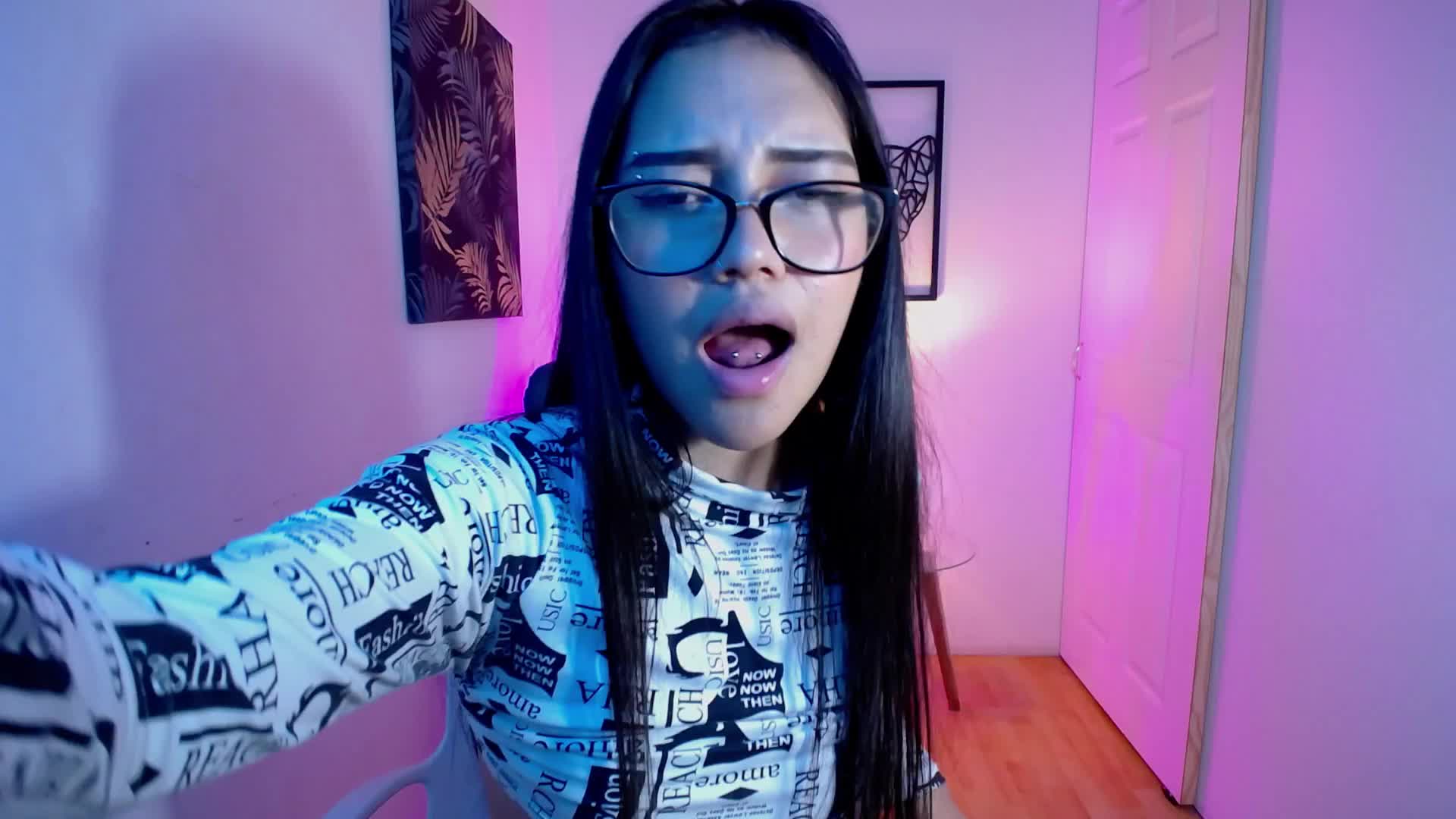 Girl with glasses suck your dick