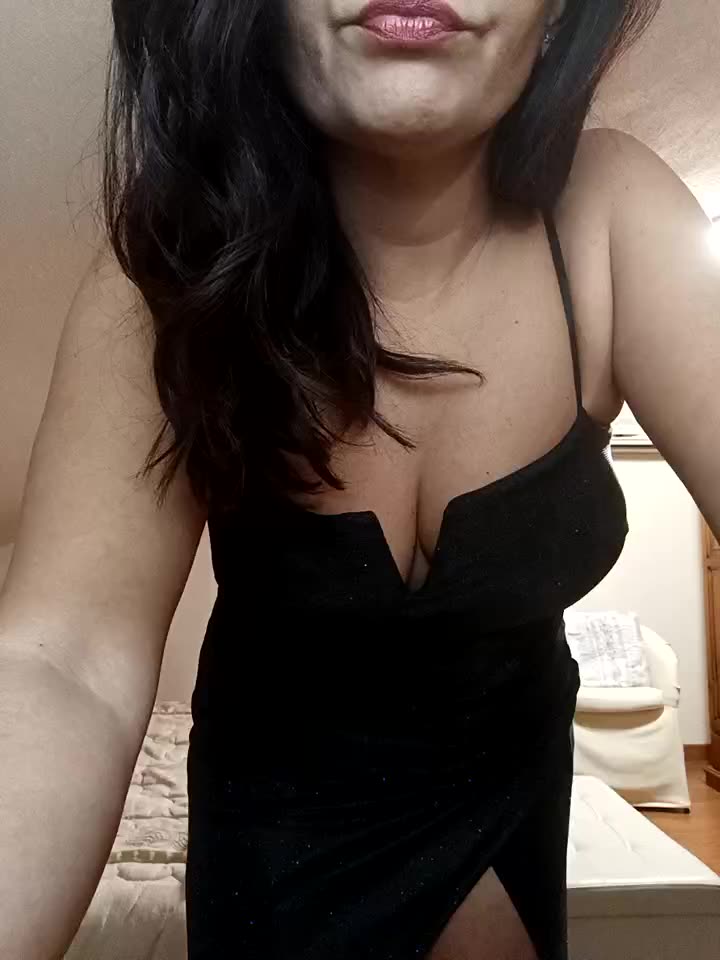 [22 Feb 09:53] Private Show - video by Sexyhousewife1975 cam model
