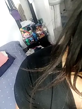 Lick my pussy - video by yournaughtyandsexyprinces cam model