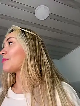 Gran squirt 💦💦💦💦🔥🔥🔥🔥 - video oleh Im_emmaoxf kamera model