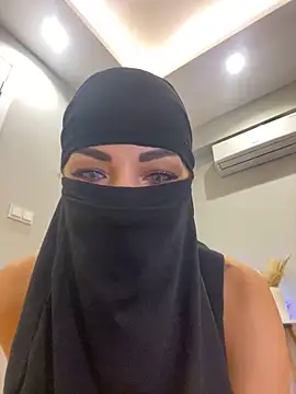 HIJAB Boobsjob&squirt while im standing GERMAN – video od webkamerové modelky Amberonee31