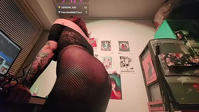[25 Apr 22:46] Private Show