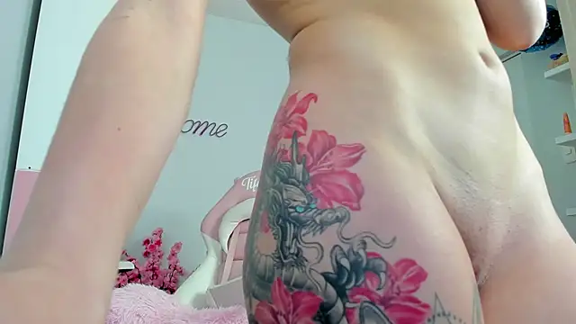 Dancing naked and domi in pussy
