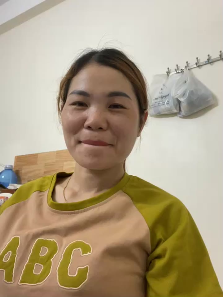 [25 Apr 00:46] Private Show - Emily_9xx adlı kamera modelinin videosu