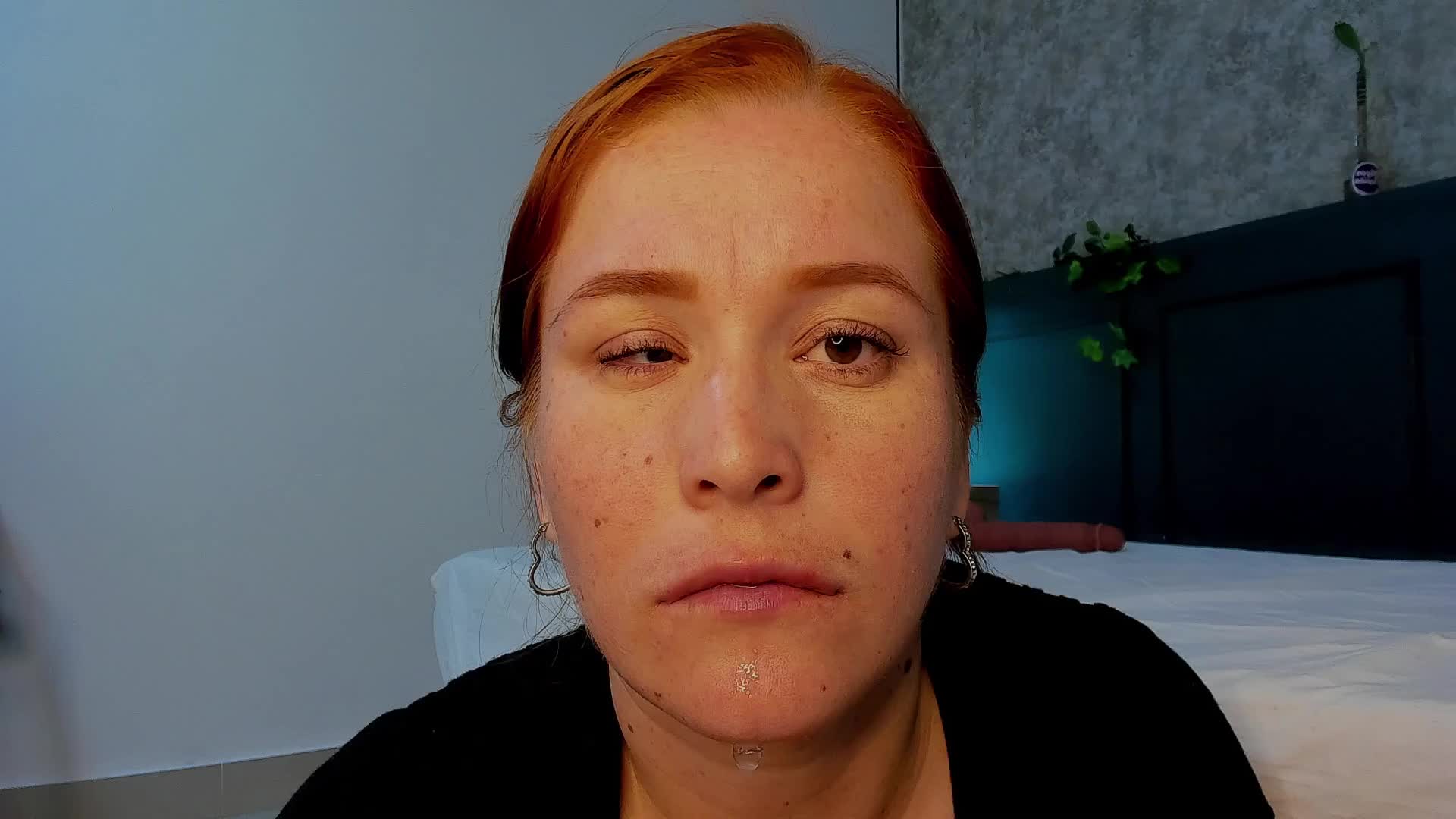 SALIVA + BLOWJOB - video by AllisonRoberts_ cam model