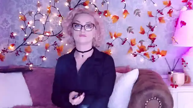 Every moment should start like this ...🔥🔥🔥🔥 - video by EllianaReese cam model