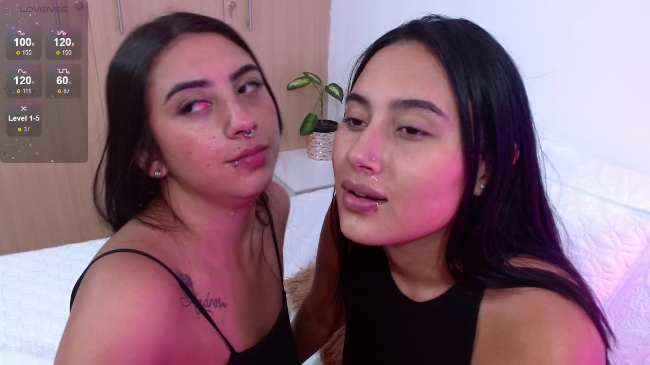 Two friends have lesbian sex