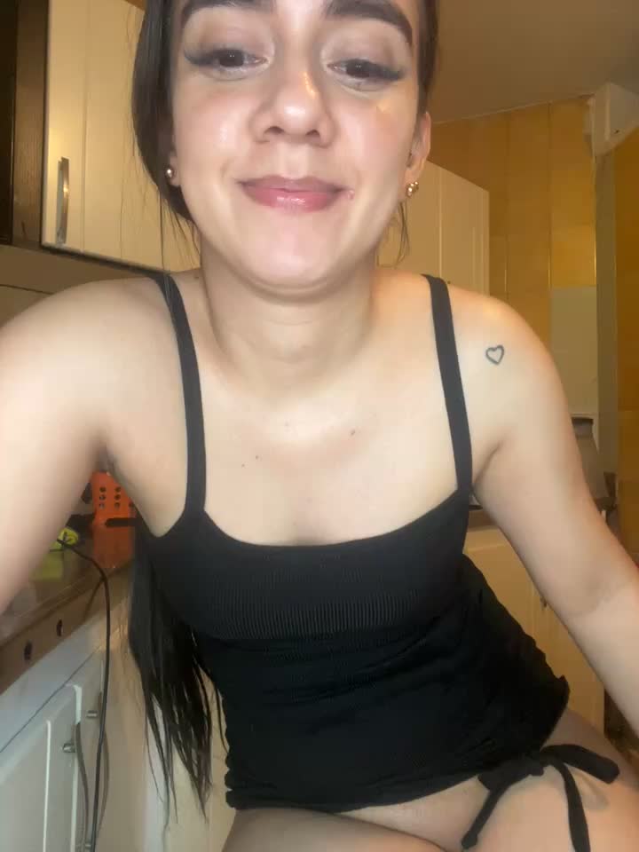 [26 Oct 13:02] Private Show - วิดีโอโดย Alexia_Queen โมเดลแคม