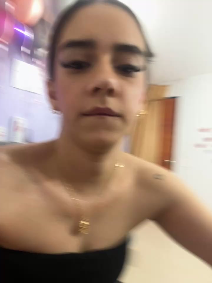 [16 Apr 02:40] Private Show - video Alexia_Queen kameramallilta