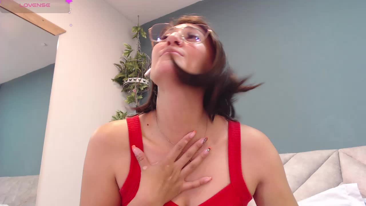 [18 Oct 00:16] Private Show - video by SharisWillian cam model