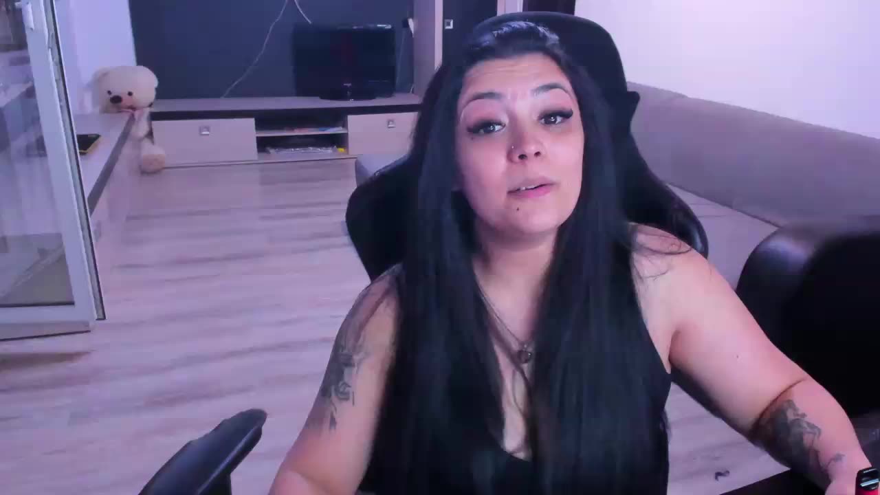 [14 Jun 22:58] Private Show - Vídeo de LuciaLoca, modelo de vídeos