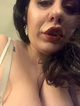 [10 Jan 20:42] Private Show - video của người mẫu cam holyeroticss