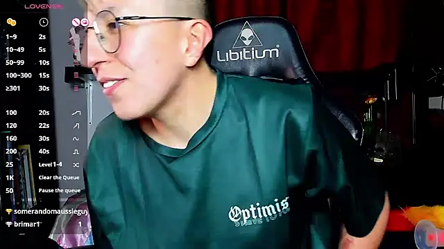 [30 Jul 02:39] -Big jet. - vidéo du modèle de showcams Sexyboy_666