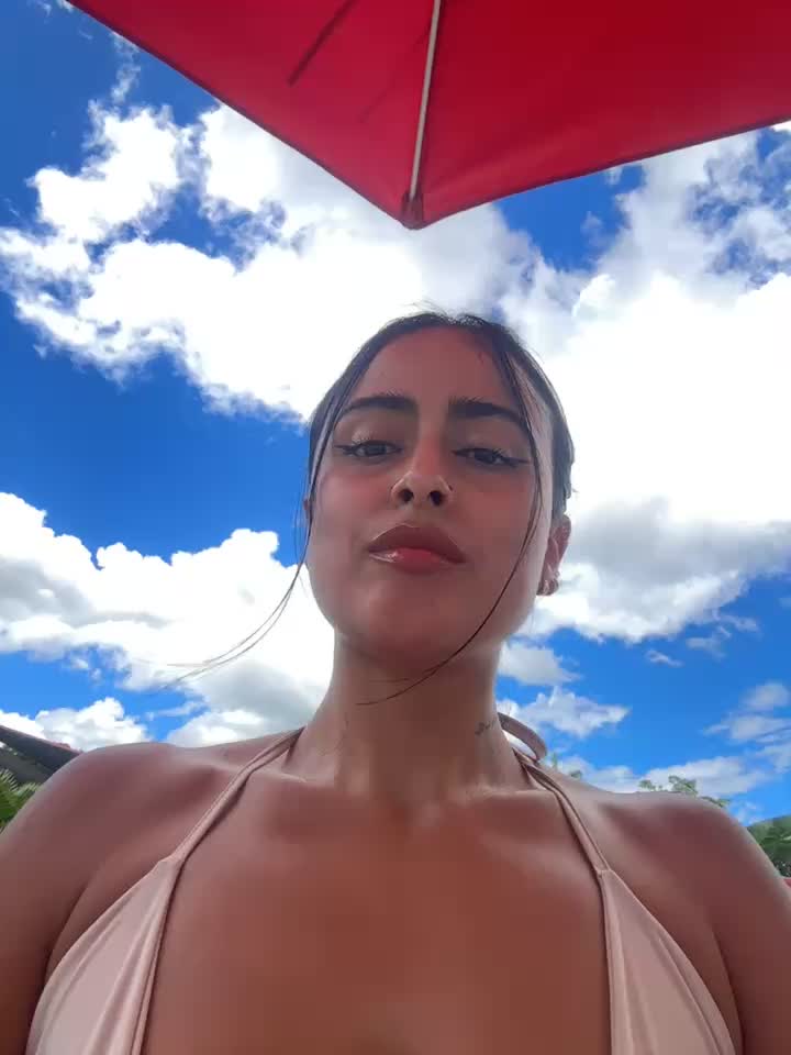 SQUIRT FOR MY FUCK MACHINE - clip cu Alexandra_duque model videochat