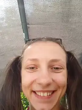 Deep throat & hard pussy fucking in garden omg - video av Milky_flexy_cat cam model