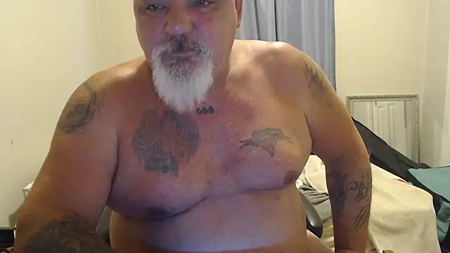 [15 Oct 16:03]feet and flexing bicep - vidéo du modèle de showcams Newfiesausage1972