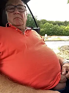 [9 Jul 15:42] Public Wanking Car – video od webkamerové modelky biggandybig