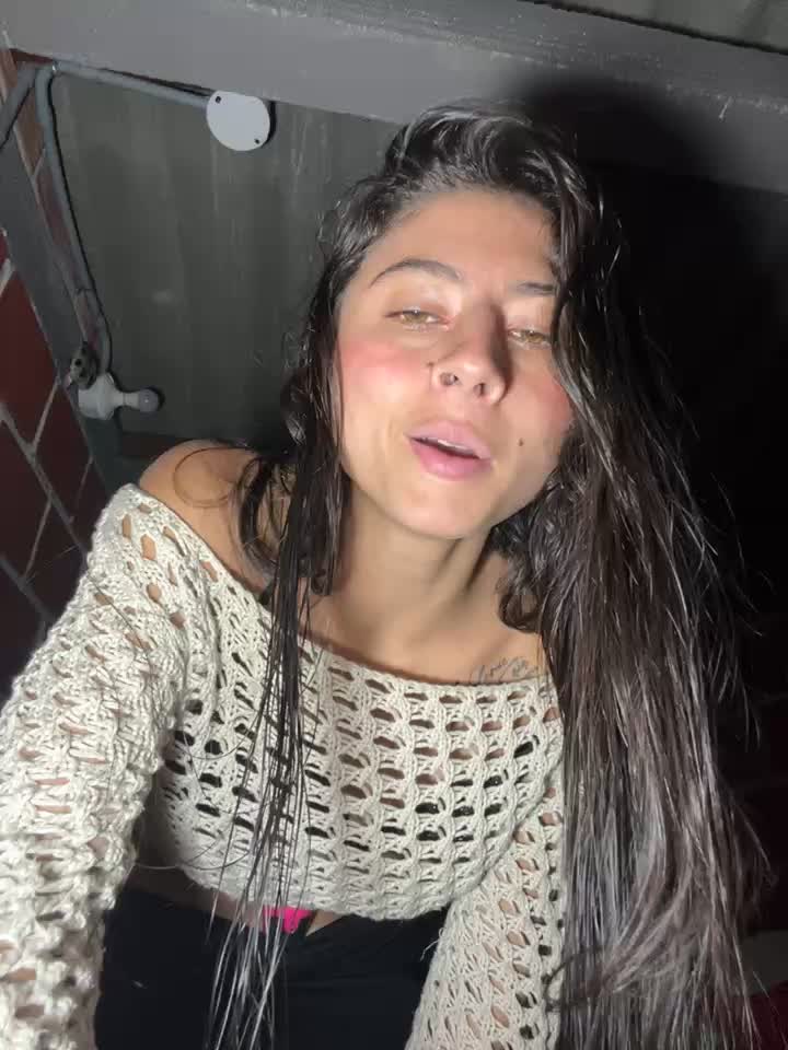 kiss - video by sofia_brooke3 cam model