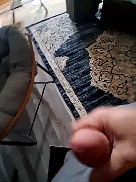 [13 Apr 14:05] Public Show - video của người mẫu cam nuttinbuttcock69