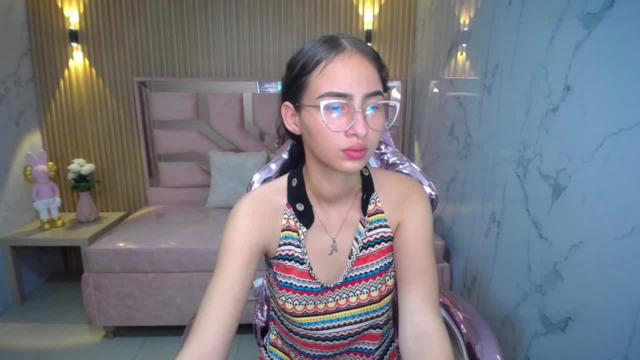 [22 Jun 03:23] Private Show
