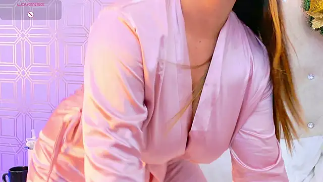 my vagina wants more🤤 - vídeo de la modelo de cam Sara_Desire