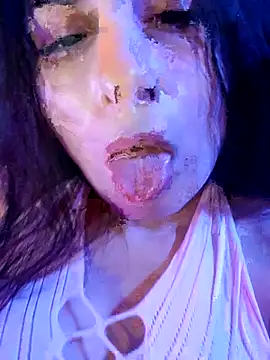 [8 Aug 00:47] Public Show — filmik Bigyummmzul, modela(-lki) na kamerkach