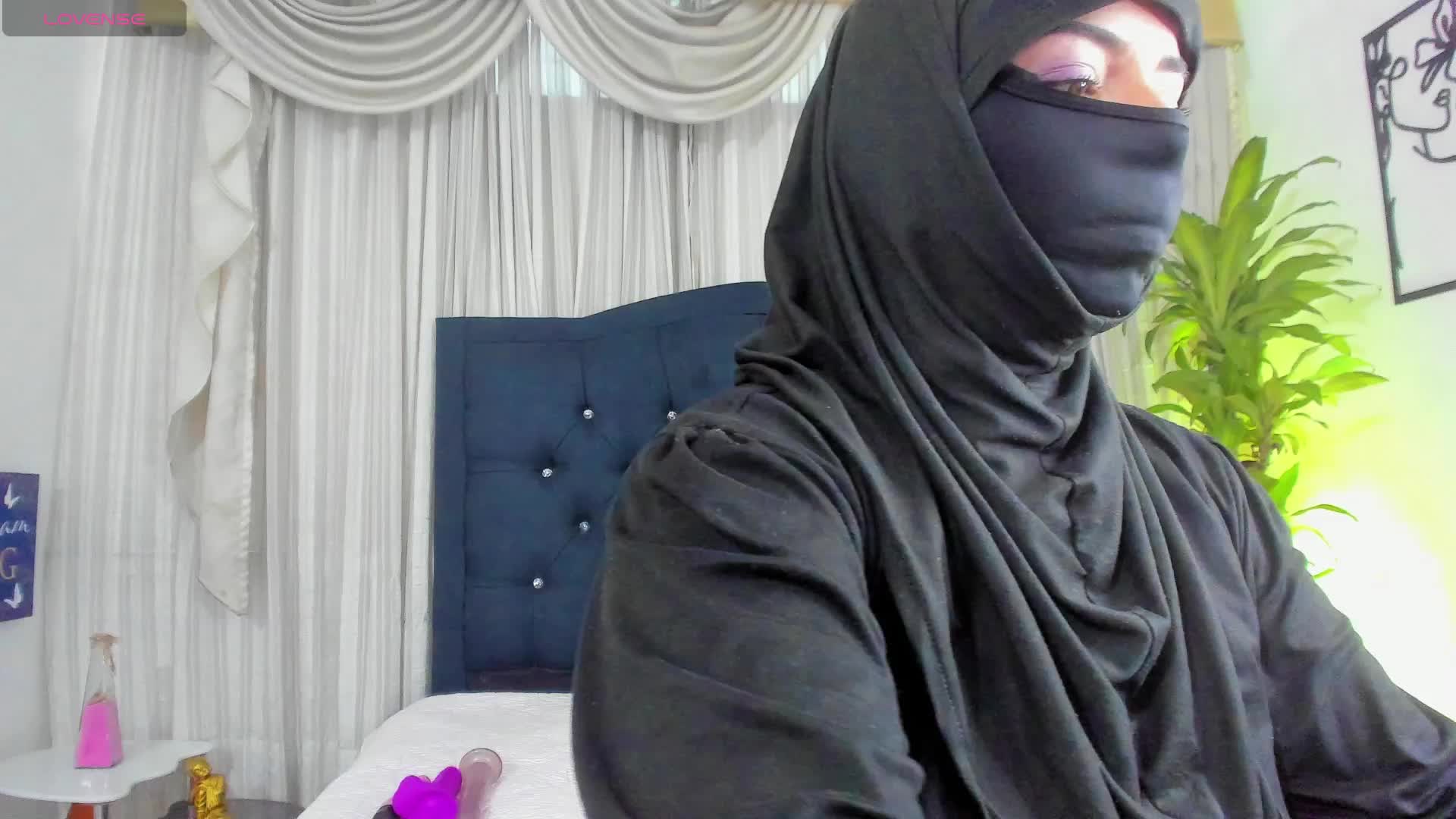 3 squirting hard and discover face - video by Uzra_hayed cam model