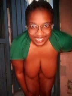 Working outside at 04:30 - 視頻來源： LaHoity