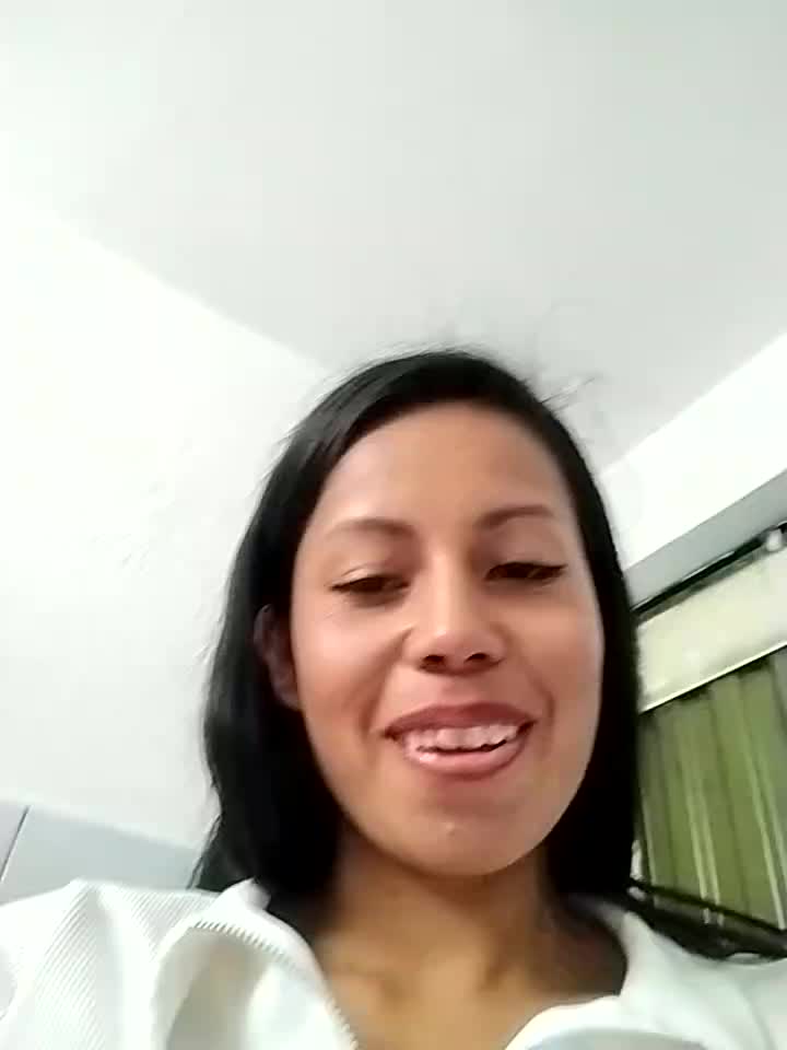 3- You won't want to miss this show! - clip cu _andrea30 model videochat