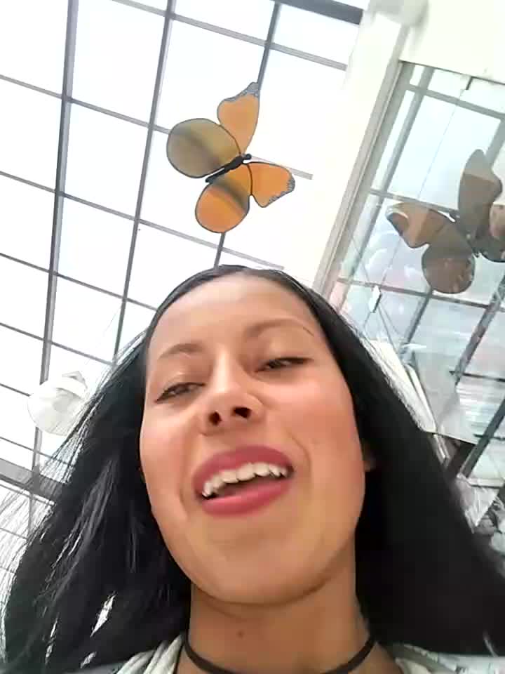 28- Would you like to taste how sweet it is? - clip cu _andrea30 model videochat