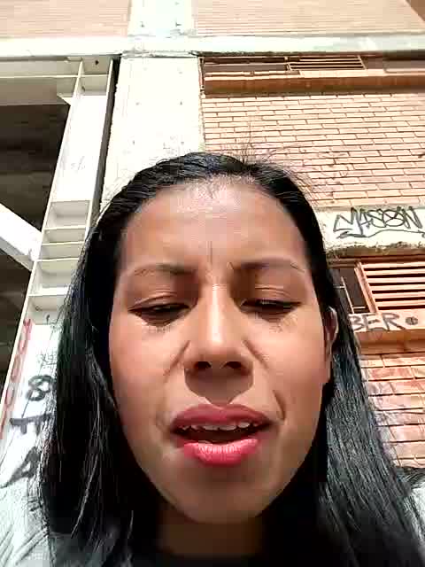 51- Uncensored outdoor fun - clip cu _andrea30 model videochat