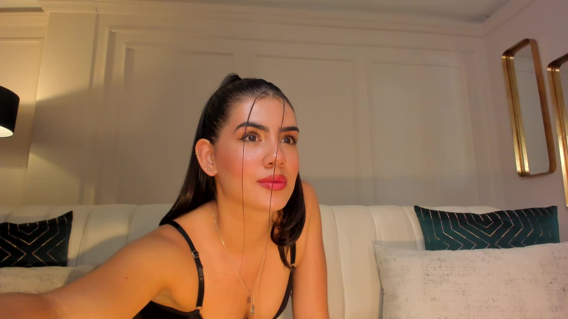 Naked - video AngelicaVega kameramallilta