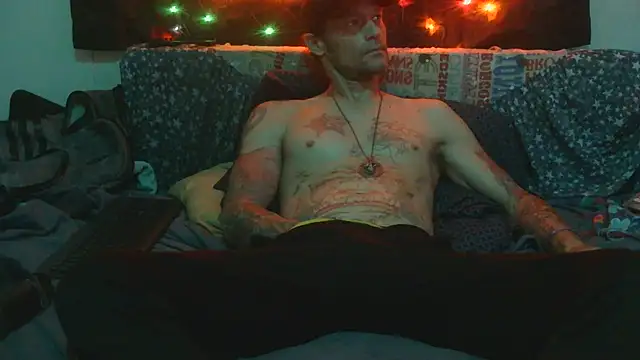 [17 Sep 18:36] Public Show - video by SoloMan2023 cam model