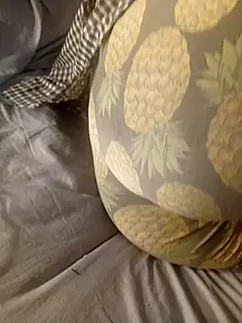 [12 Apr 04:32] Public Show - video by Frutillitathaiis cam model