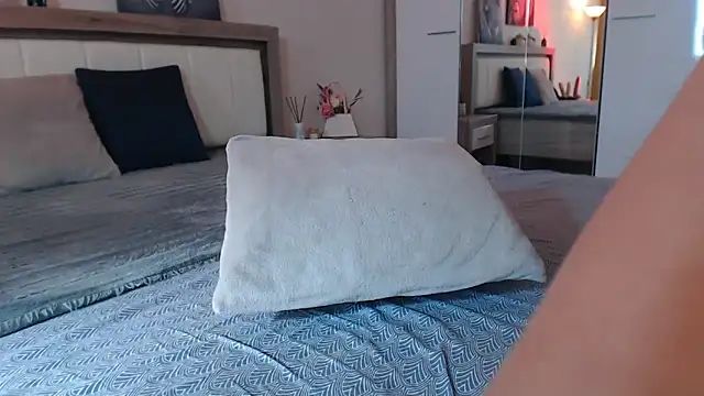 I love missionary - video by LaylaCruzRose cam model