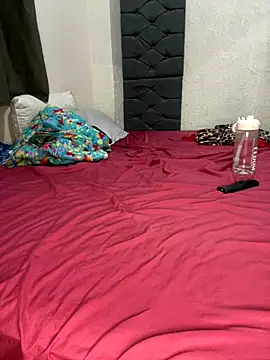 Anal solo - Indiazinhax adlı kamera modelinin videosu